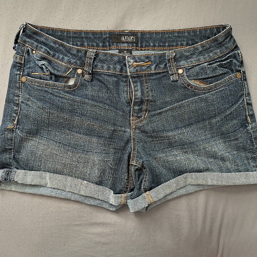 a.n.a Women's Classic Blue Jean Shorts - Picture 1 of 5